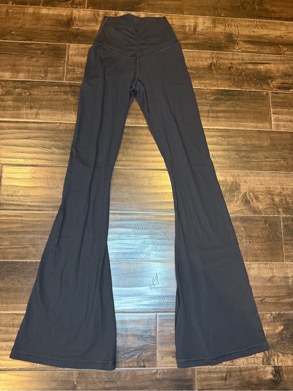 Aerie OFFLINE Real Me Crossover Flare Leggings XS Black V-Waist Yoga Pants